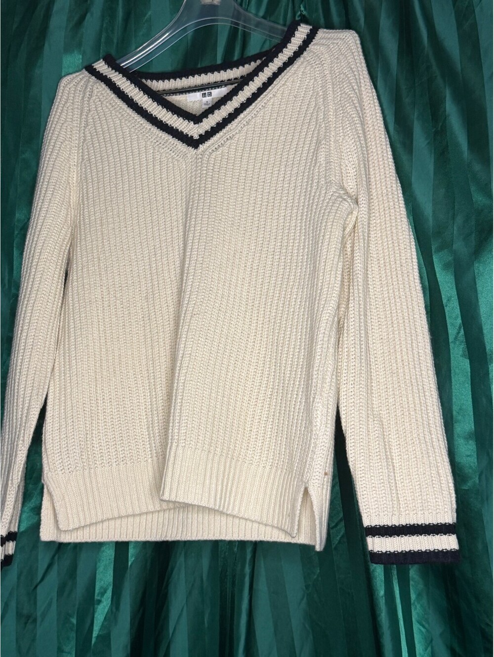 Uniqlo Cream Ribbed V-Neck Tennis Cricket Sweater Navy Striped Trim Size Small S